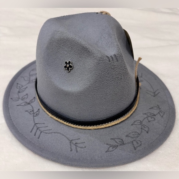 Decorative Gray Burned Fedora with Ace of Clubs Card and Red Underside One Size - Picture 2 of 7